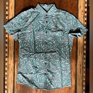 Mossimo short sleeve shirt